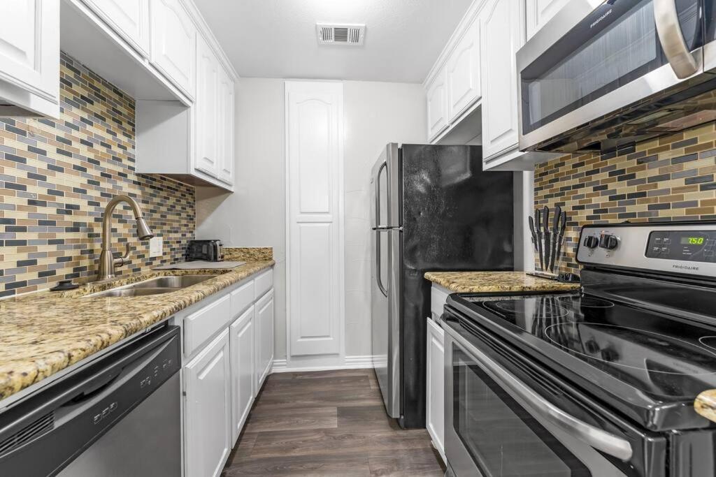 Family Friendly 2Bdrm-Walk To At&T/Cowboys Stadium Арлінгтон Екстер'єр фото