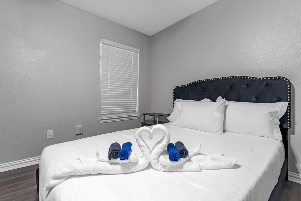 Family Friendly 2Bdrm-Walk To At&T/Cowboys Stadium Арлінгтон Екстер'єр фото
